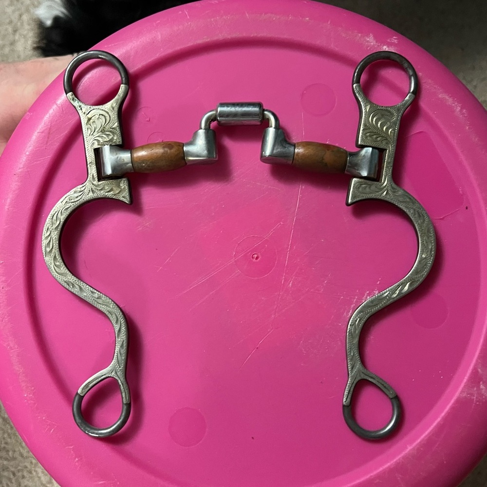 Low Port Tool Box Bit